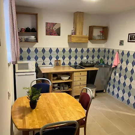 Bluestar For 4 People With A Kitchen And Free Parking 公寓
